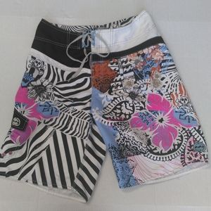 Rare Billabong Surf Board Shorts Size 32 Vintage Tattoo Skulls Floral Print